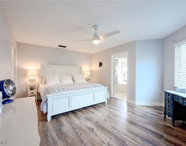 586 Beachwalk Circle - Photo Thumbnail 14