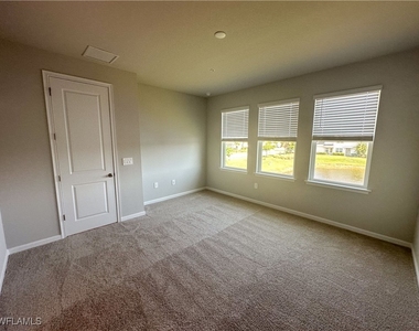 4551 Arboretum Circle - Photo Thumbnail 11