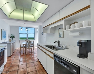 6361 Pelican Bay Boulevard - Photo Thumbnail 10