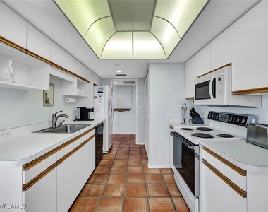 6361 Pelican Bay Boulevard - Photo Thumbnail 11