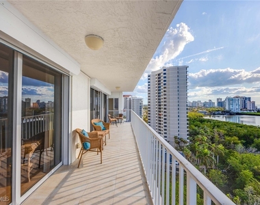 5550 Heron Point Drive - Photo Thumbnail 21