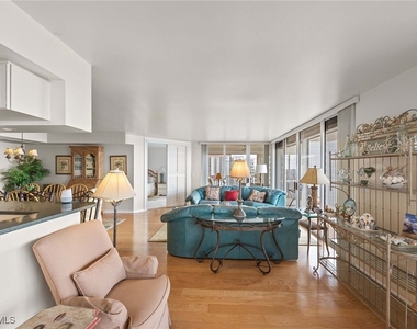 5550 Heron Point Drive - Photo Thumbnail 10