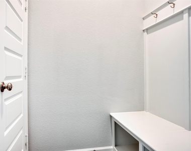 30142 Gold Finch Place - Photo Thumbnail 33