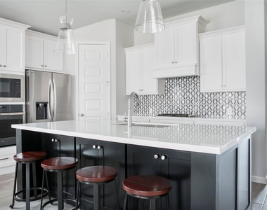 30142 Gold Finch Place - Photo Thumbnail 9
