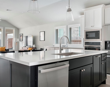 30142 Gold Finch Place - Photo Thumbnail 7
