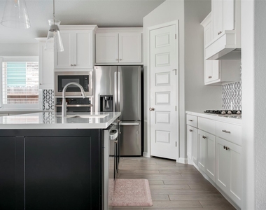 30142 Gold Finch Place - Photo Thumbnail 8