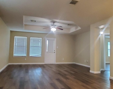 9342 Canady Park Lane - Photo Thumbnail 7