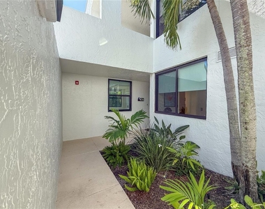 806 Bayport Way - Photo Thumbnail 2