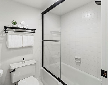 806 Bayport Way - Photo Thumbnail 30