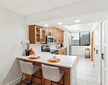 806 Bayport Way - Photo Thumbnail 13