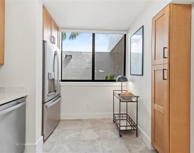 806 Bayport Way - Photo Thumbnail 5