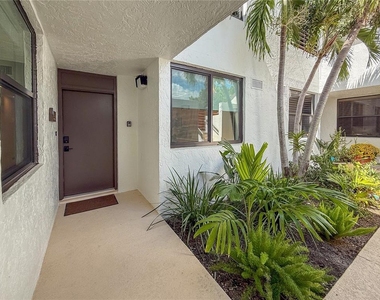 806 Bayport Way - Photo Thumbnail 3