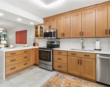 806 Bayport Way - Photo Thumbnail 6
