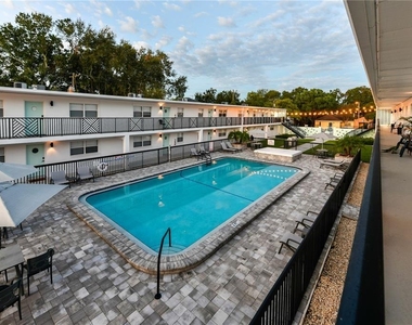 807 S Howard Avenue - Photo Thumbnail 1