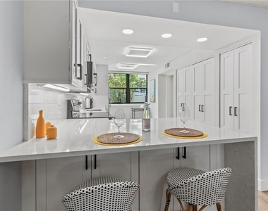 609 Bayport Way - Photo Thumbnail 13
