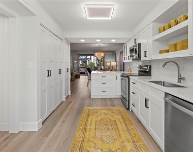 609 Bayport Way - Photo Thumbnail 9