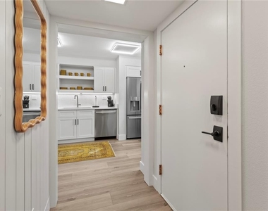 609 Bayport Way - Photo Thumbnail 4