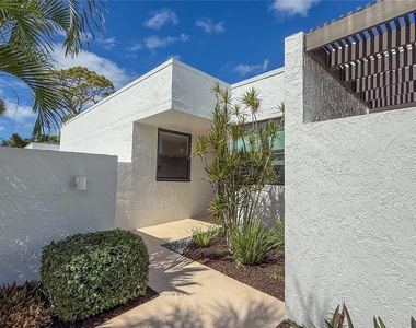 609 Bayport Way - Photo Thumbnail 2