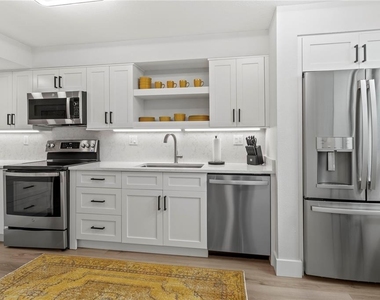 609 Bayport Way - Photo Thumbnail 8