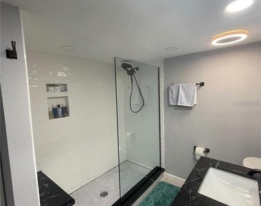 2460 E Vina Del Mar Boulevard - Photo Thumbnail 13