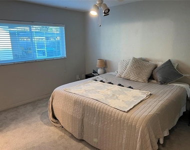 2460 E Vina Del Mar Boulevard - Photo Thumbnail 10
