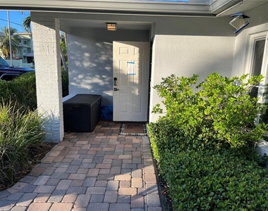 2460 E Vina Del Mar Boulevard - Photo Thumbnail 17
