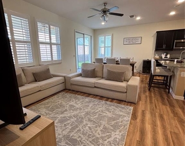 5235 Nw 33rd Place - Photo Thumbnail 13