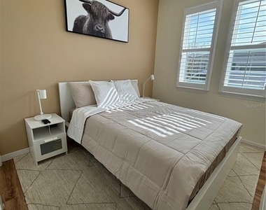 5235 Nw 33rd Place - Photo Thumbnail 5