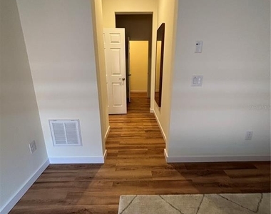5235 Nw 33rd Place - Photo Thumbnail 19