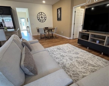 5235 Nw 33rd Place - Photo Thumbnail 24