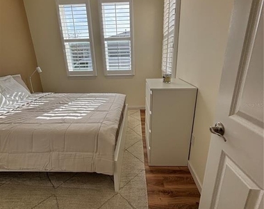 5235 Nw 33rd Place - Photo Thumbnail 6