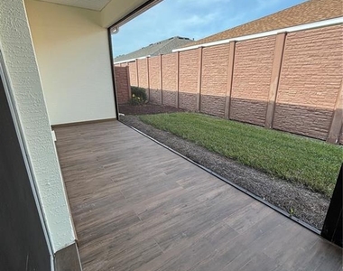 5235 Nw 33rd Place - Photo Thumbnail 22
