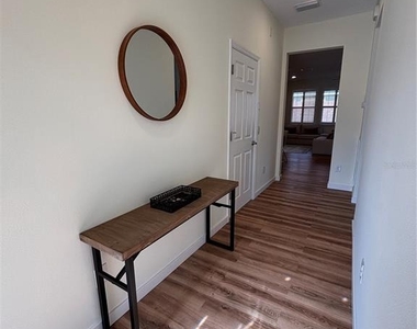5235 Nw 33rd Place - Photo Thumbnail 2