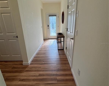 5235 Nw 33rd Place - Photo Thumbnail 10