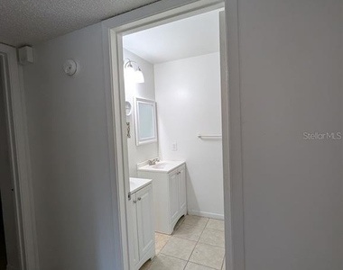 2601 Sw Archer Road - Photo Thumbnail 6