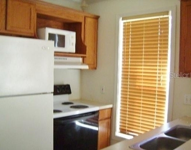 2905 Sw Archer Road - Photo Thumbnail 3