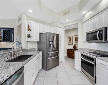3313 Sunset Key Cir - Photo Thumbnail 20