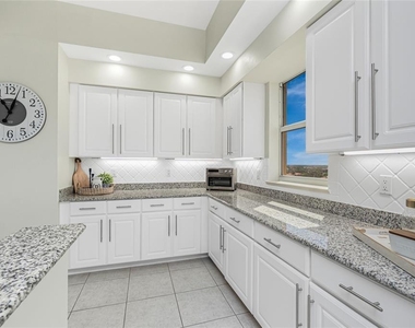 3313 Sunset Key Cir - Photo Thumbnail 17