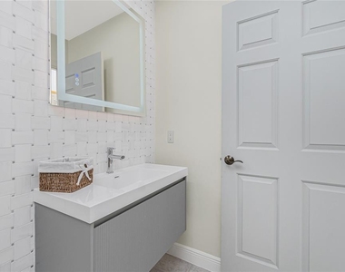 3313 Sunset Key Cir - Photo Thumbnail 35