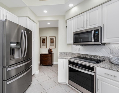3313 Sunset Key Cir - Photo Thumbnail 21