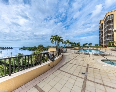3313 Sunset Key Cir - Photo Thumbnail 2