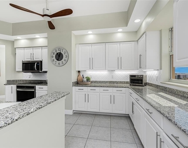 3313 Sunset Key Cir - Photo Thumbnail 16