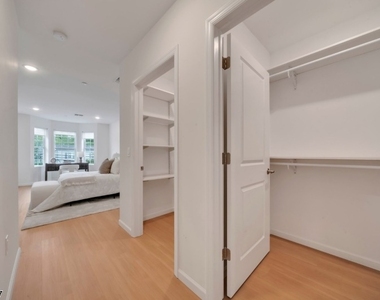 70 Ridgedale Ave - Photo Thumbnail 6