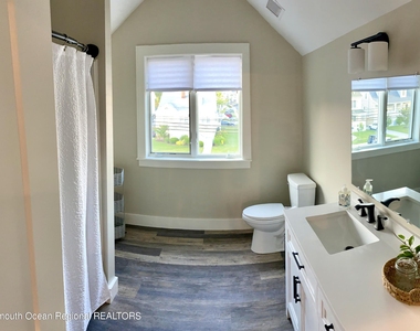 447 E Main Street - Photo Thumbnail 12