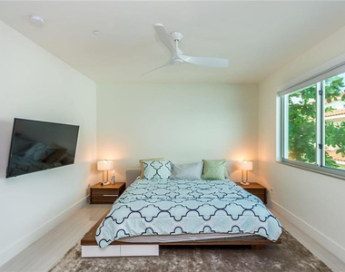 240 Shore Court - Photo Thumbnail 12