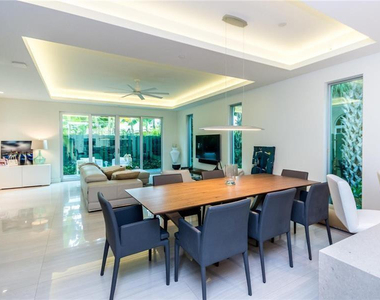240 Shore Court - Photo Thumbnail 2