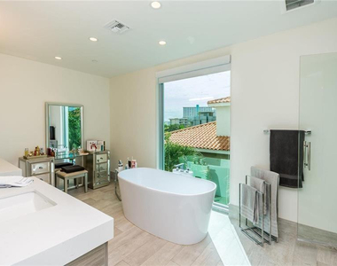 240 Shore Court - Photo Thumbnail 22