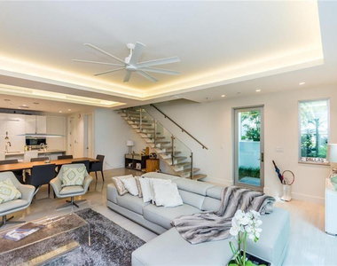 240 Shore Court - Photo Thumbnail 7