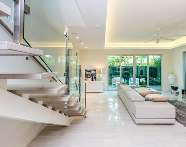 240 Shore Court - Photo Thumbnail 8