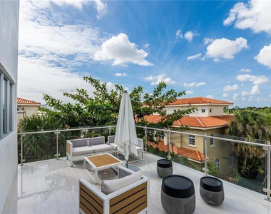 240 Shore Court - Photo Thumbnail 27